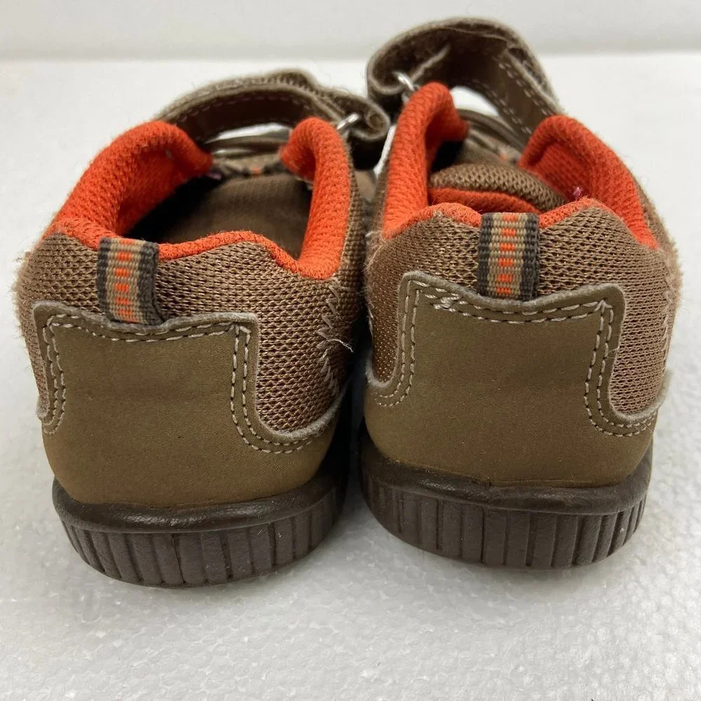 OshKosh B'gosh Boys sneaker Sz 8 14.6 cm